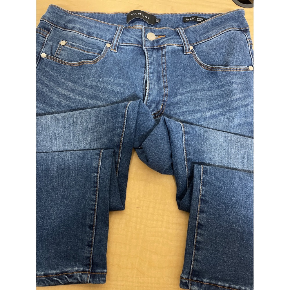 Tahari Haisley Fit Solution Capri Jeans Medium Wash Blue Denim 10/30